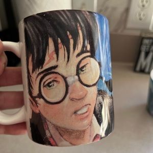 Harry Pptter and The Sorcerer’s Stone collectible mug, 12 oz. EUC